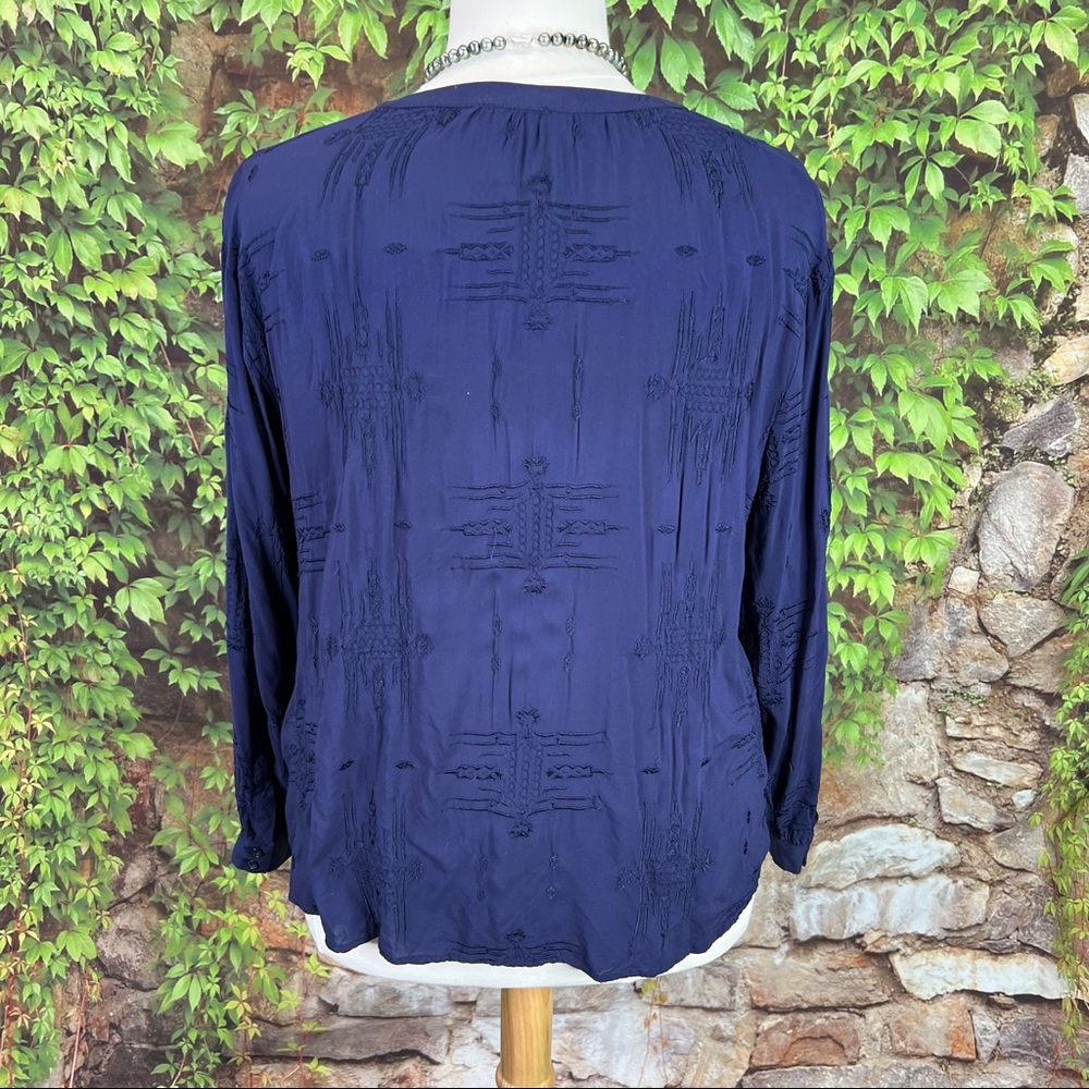 CYNTHIA ROWLEY Navy Blue Tonal Embroidered Button-Front Blouse, 2X - Picture 5 of 11